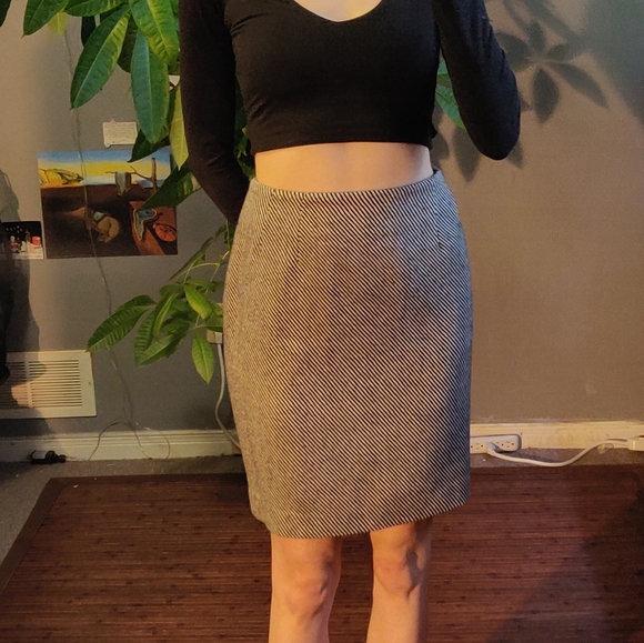 Vintage Holt Renfrew Wool Pencil Skirt - Picture 2 of 9